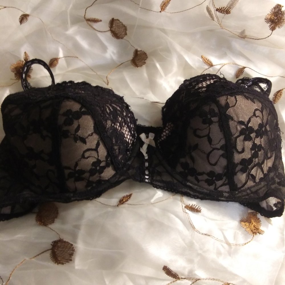 Black lace bra